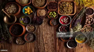 古老智慧中的掌心温度：名人养生秘籍与按摩的传奇 poster